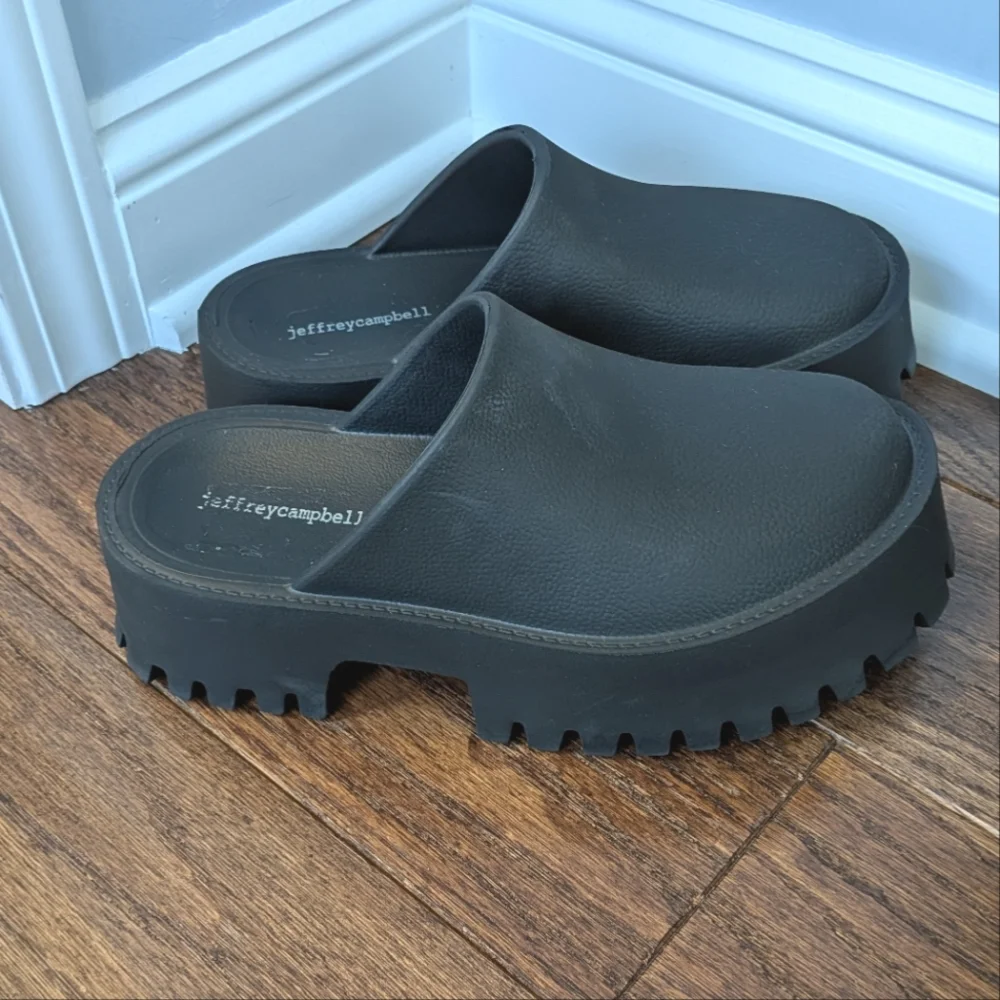 Jeffrey Campbell Black Platform Clog Mules - Picture 1 of 8